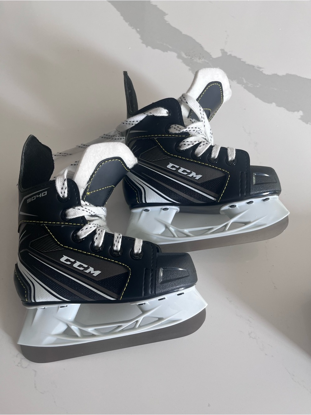 CCM Kids Black and white Skates size 8